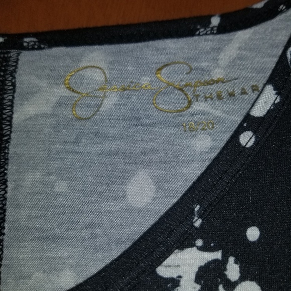 Like new Jessica Simpson for Lane Bryant top - Picture 3 of 3